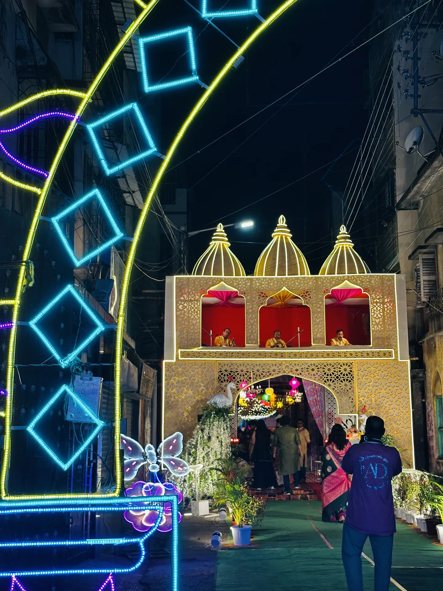 Royal Bengali Wedding Palace Entrance Gate with Live Shehnai by BoB Caterer Kolkata